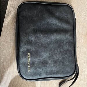 FRYE AND CO. Vegan Leather Toiletry Bag